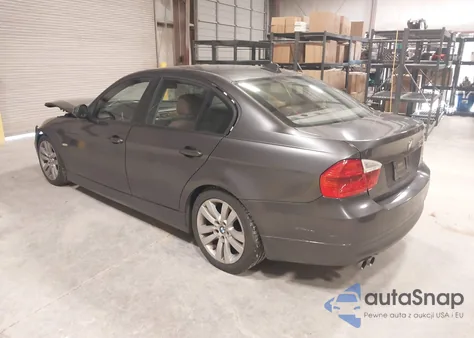 2006 BMW 325I z USA, uszkodzony, nr VIN WBAVB13546KX44384